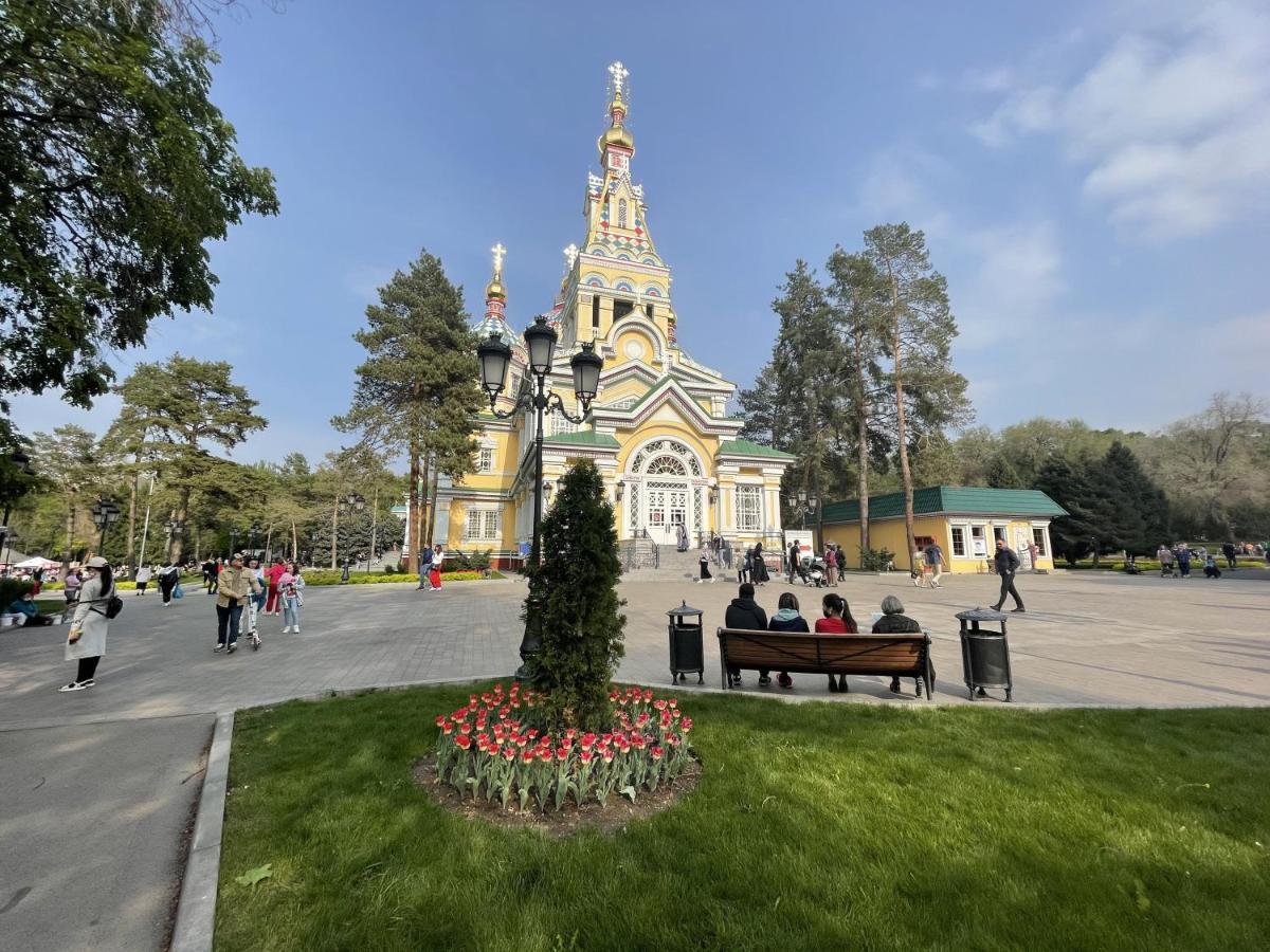 Апартаменты #2 Alma-Ata Buitenkant foto